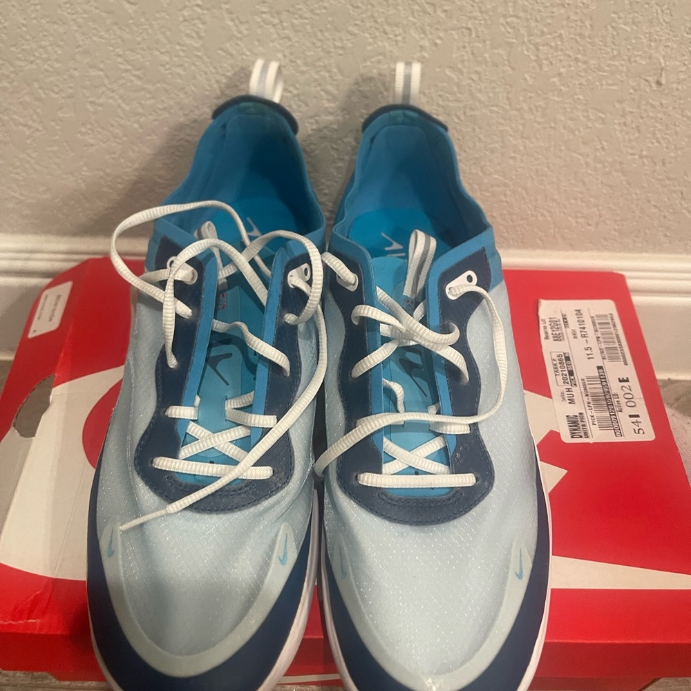 Women’s Nike Air Max Dia SE